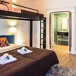 In & Hostel *
