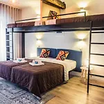 Hostel In & *