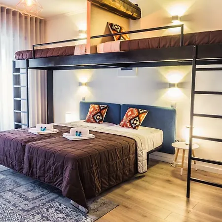 Hostel In & *